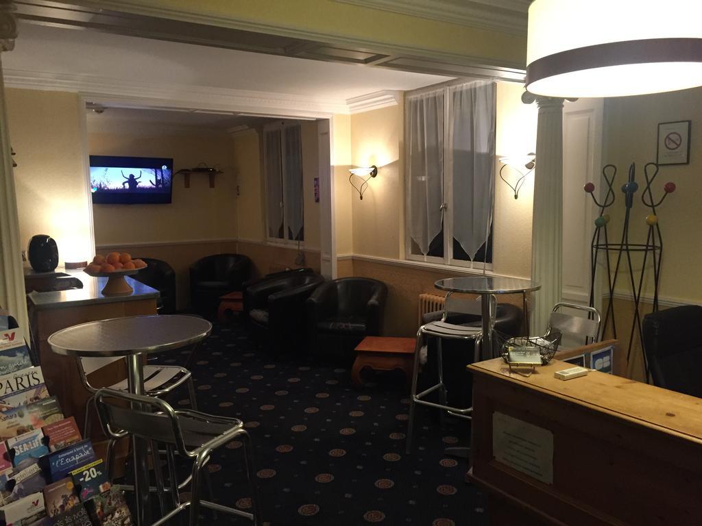 Arcantis Hotel La Residence Cergy Exterior photo