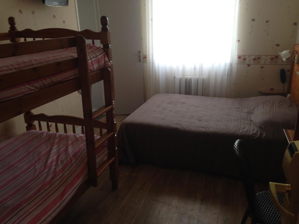 Arcantis Hotel La Residence Cergy Room photo