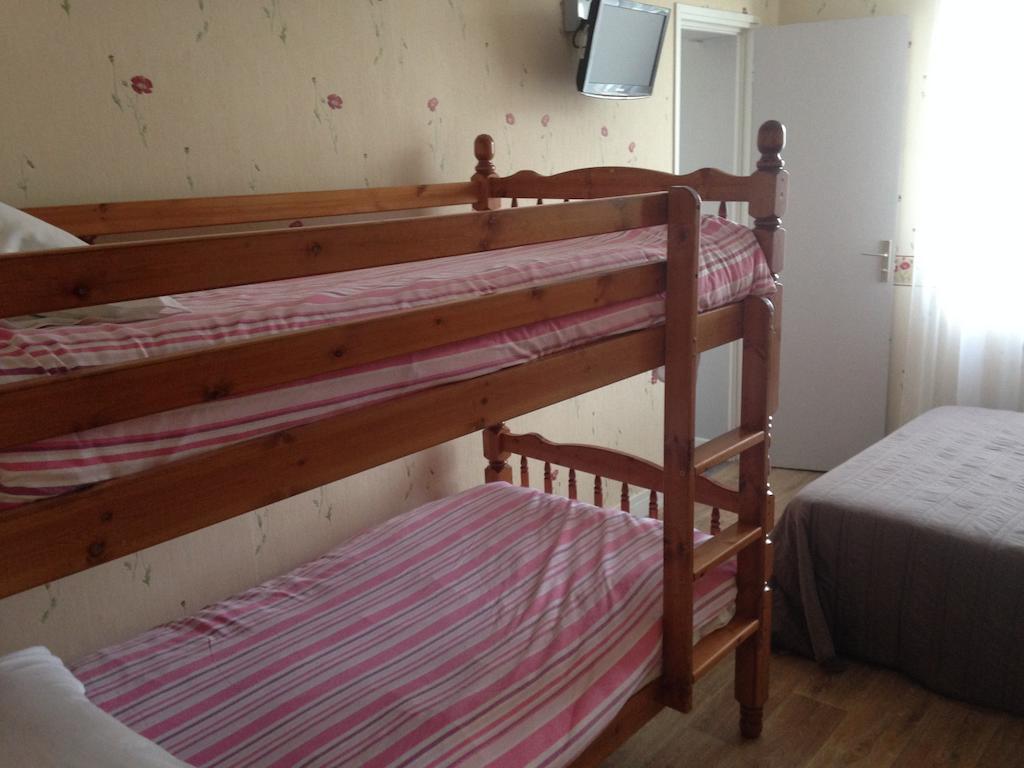 Arcantis Hotel La Residence Cergy Room photo