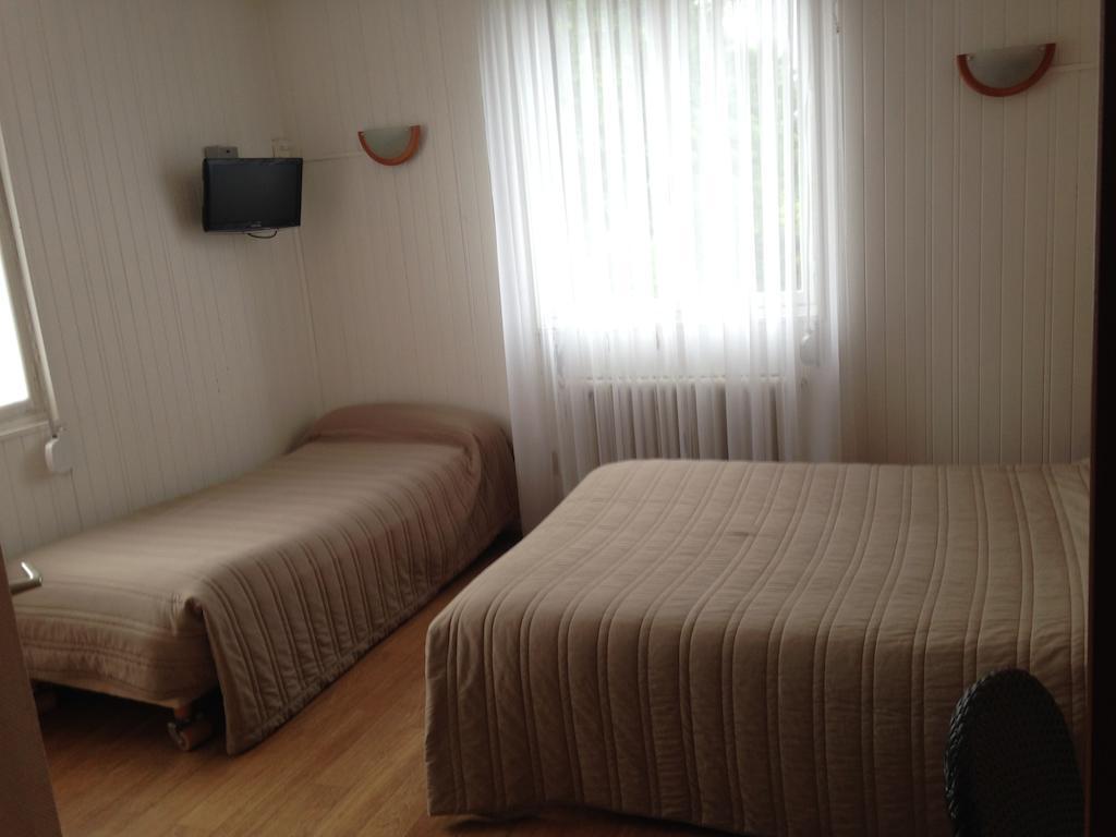 Arcantis Hotel La Residence Cergy Room photo