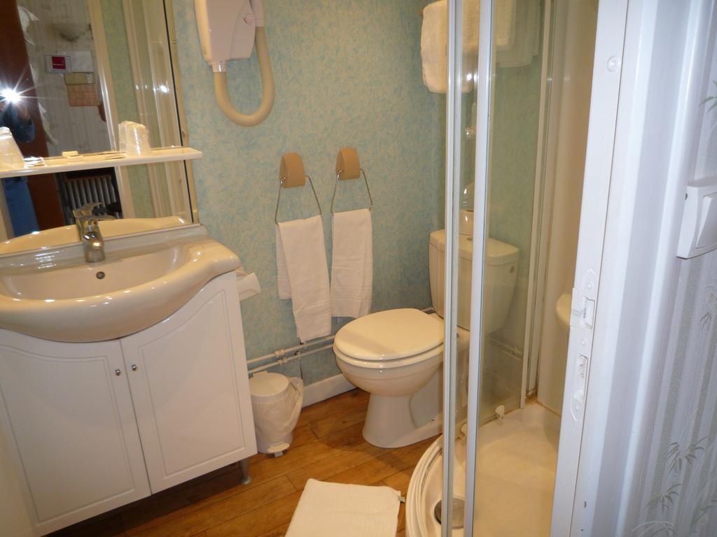 Arcantis Hotel La Residence Cergy Room photo